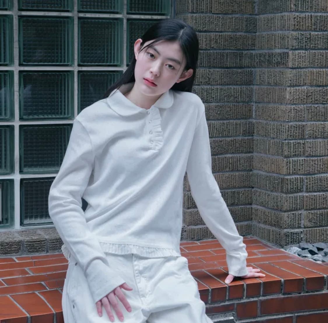 오헤시오 round collar frill 라운드 프릴 티셔츠 상품이미지1