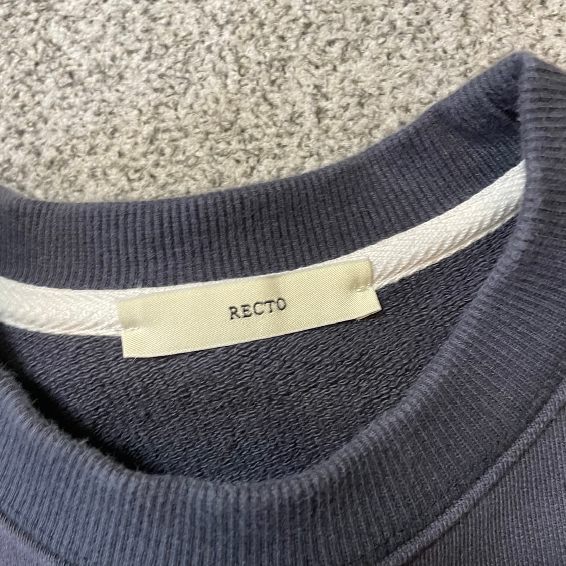 렉토 크롭 맨투맨 상품이미지3