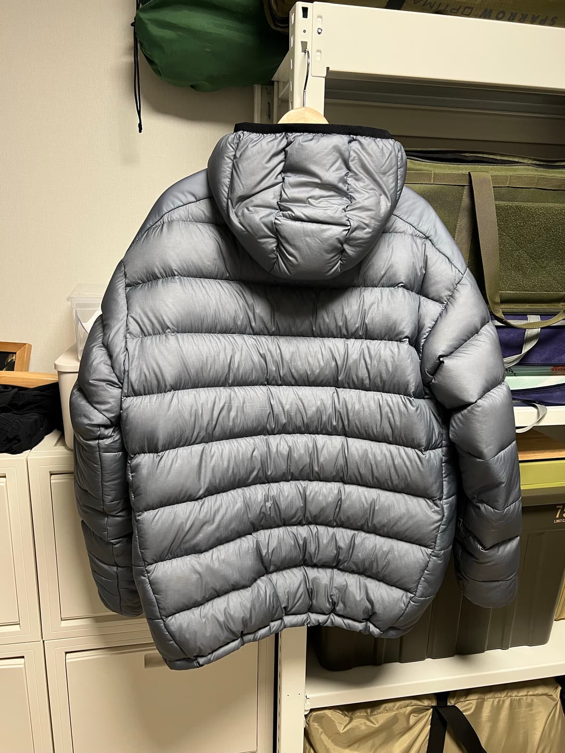 3사이즈,신품급) 모이프 HELIUM HOODED DOWN JACKET 상품이미지5