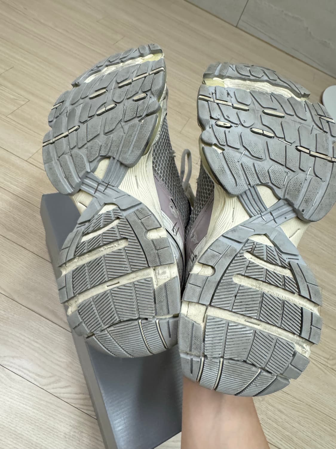 발렌시아가 스테이플러 39 에그쉘 상품이미지7