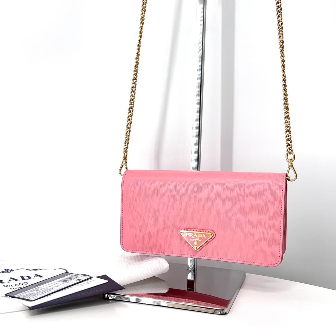 프라다 비텔로 무브 삼각로고 WOC 크로스백 (1DH044) 상품이미지3