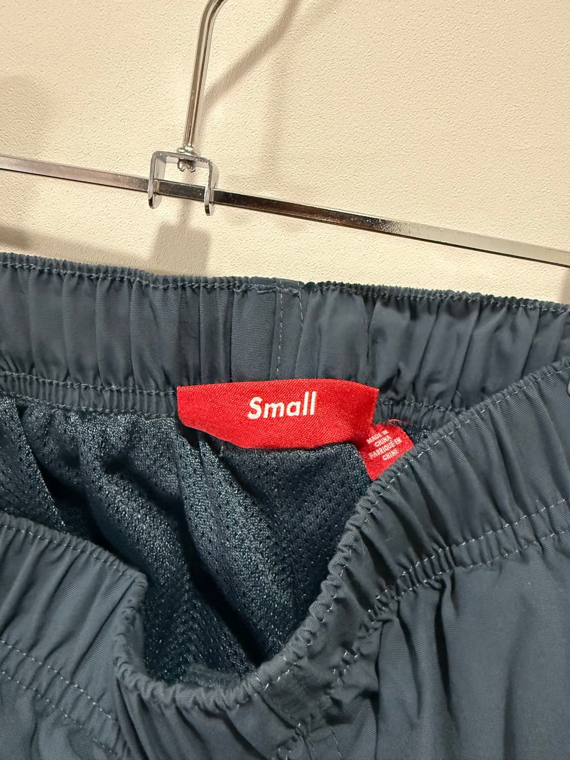 슈프림 스펠아웃 자수 트랙 팬츠 다크 블루 상품이미지3