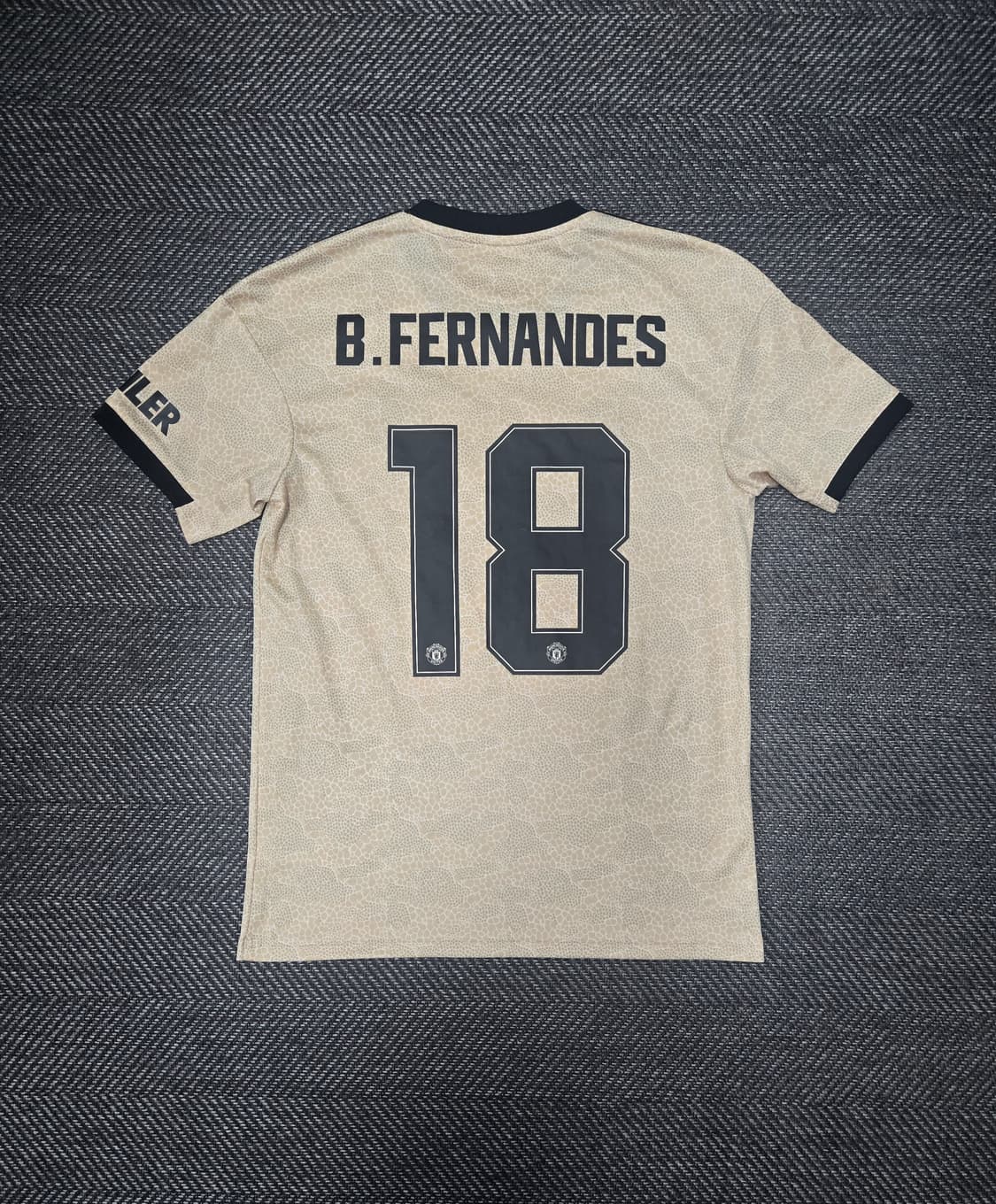 아디다스 맨체스터 유나이티드의 2019-2020 브루노페르난데스 상품이미지2