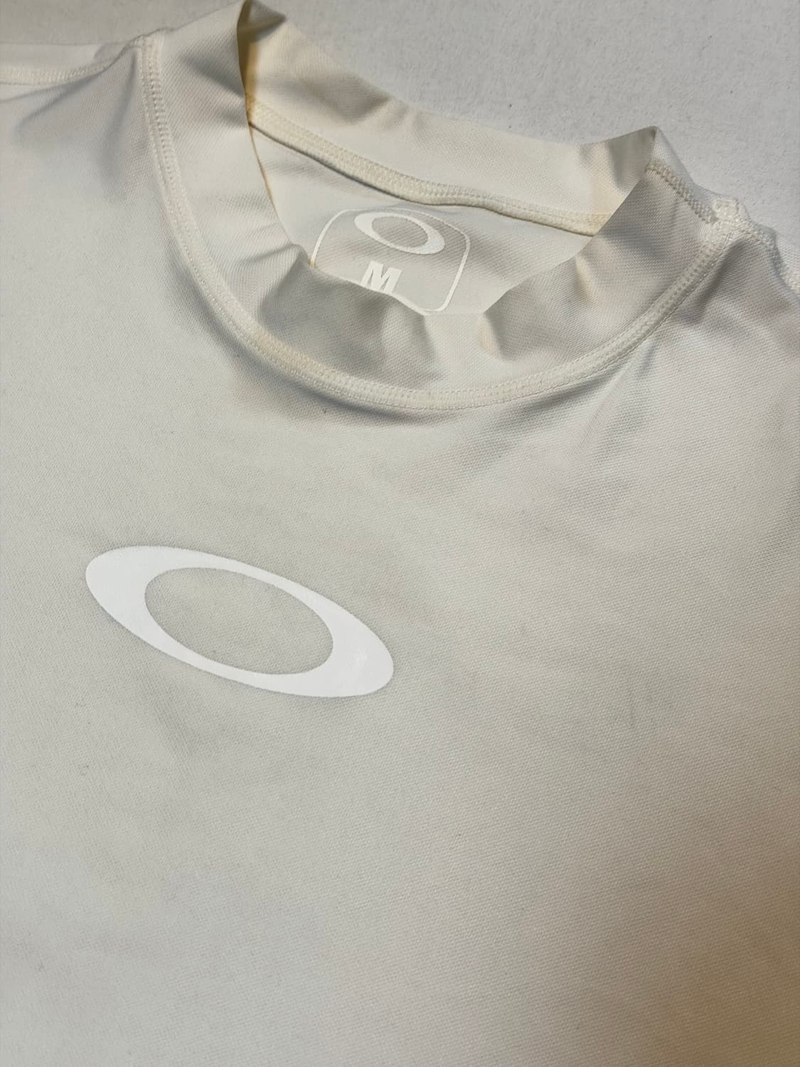 오클리 센터로고 기능성 티셔츠 화이트 상품이미지2