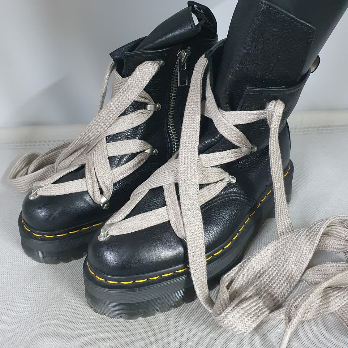 닥터마틴 X 릭 오웬스 1460 펜타그램 점보 레이스 부츠 상품이미지1