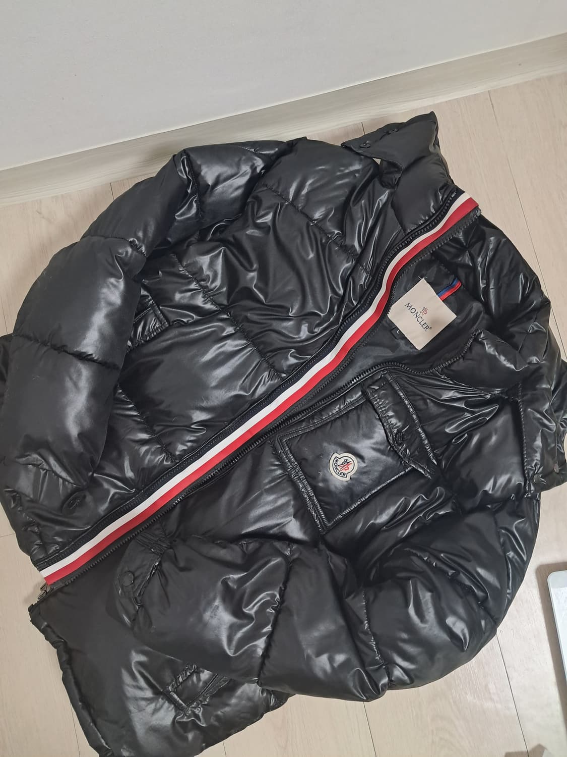 몽클레어 블랙 패딩 상품이미지2