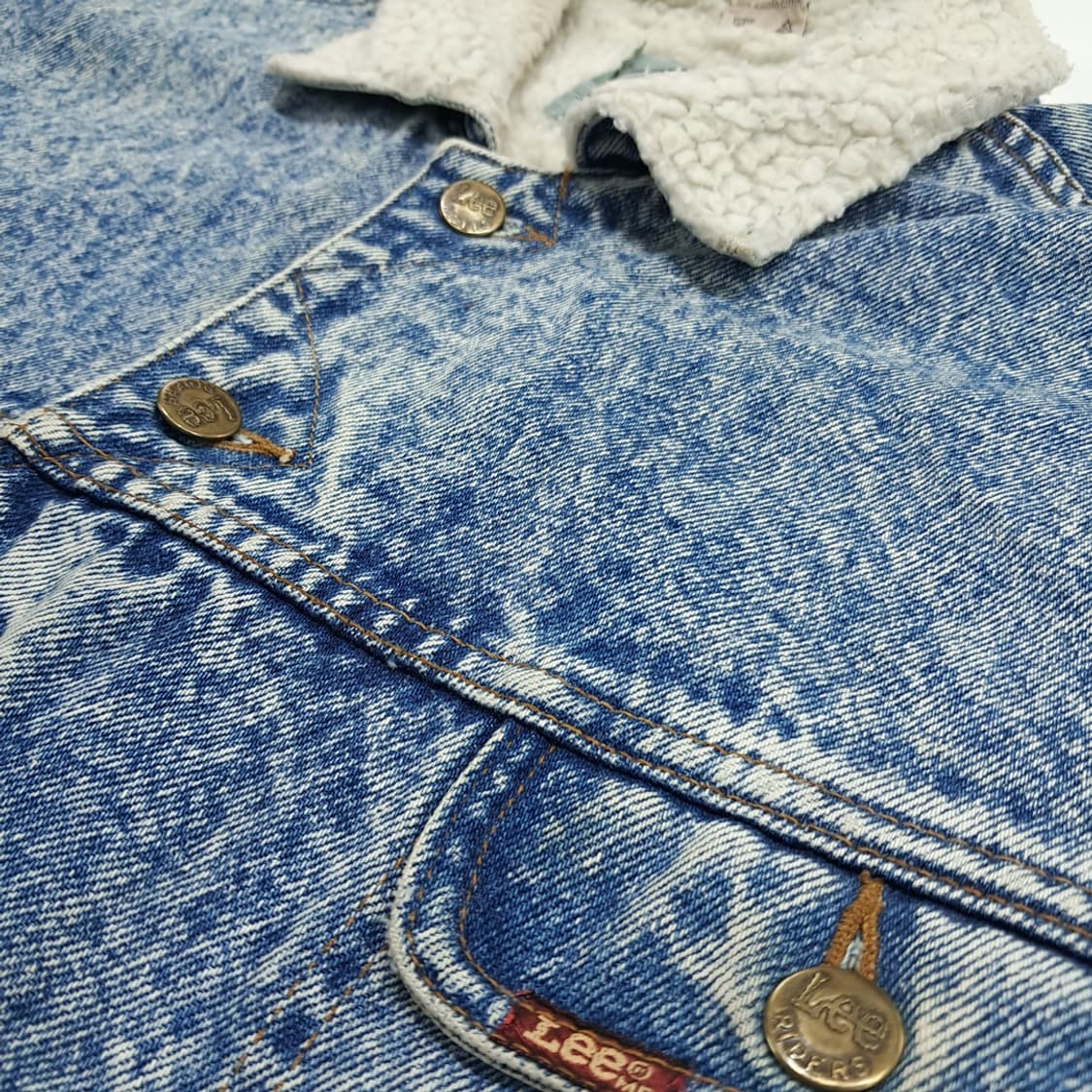 CN963 XL Lee 라이더스 빈티지 애시드워시 셰르파 데님 트러커자켓 상품이미지7