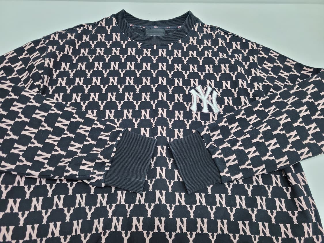MLB 21FW 엠엘비 뉴욕양키즈 모노그램 오버핏 맨투맨 / 100(L) 상품이미지2