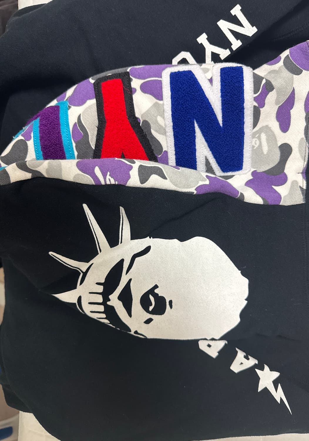 베이프 샤크후드 10주년 NYC (XL) 상품이미지3