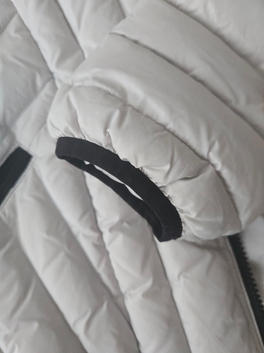 노매뉴얼 라이트 덕다운 글로시 그레이 경량패딩 S 상품이미지8