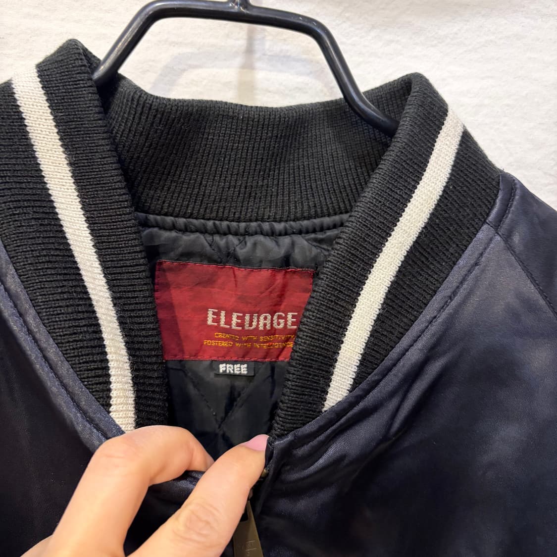 빈티지 자수 스카쟌 블랙 점퍼 상품이미지3