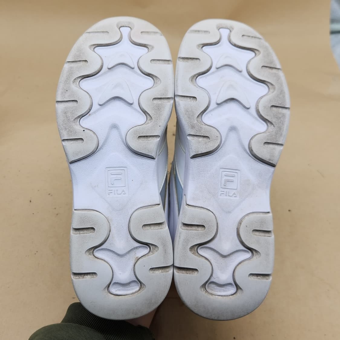 휠라 레이 테이피 테입 스니커즈 255 상품이미지3