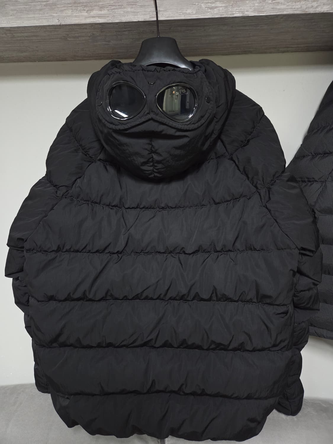 Cp컴퍼니 크롬R  고글 후드 패딩 XL 상품이미지2