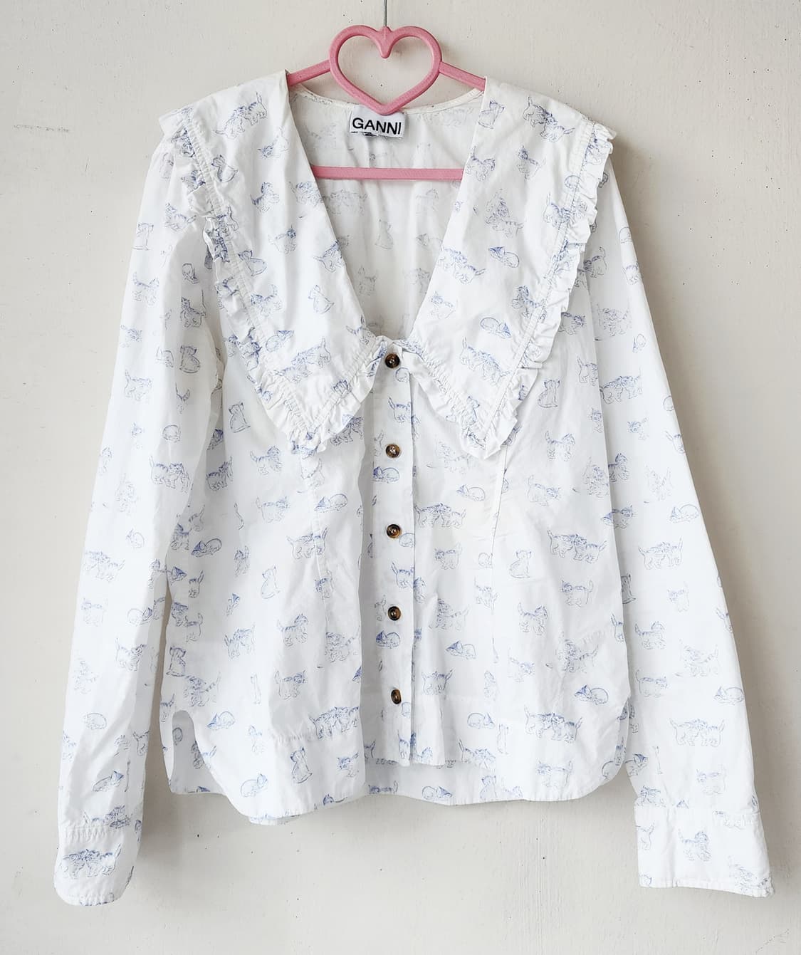가니 Ganni 고양이 프린트 포플린 V넥 셔츠 상품이미지1