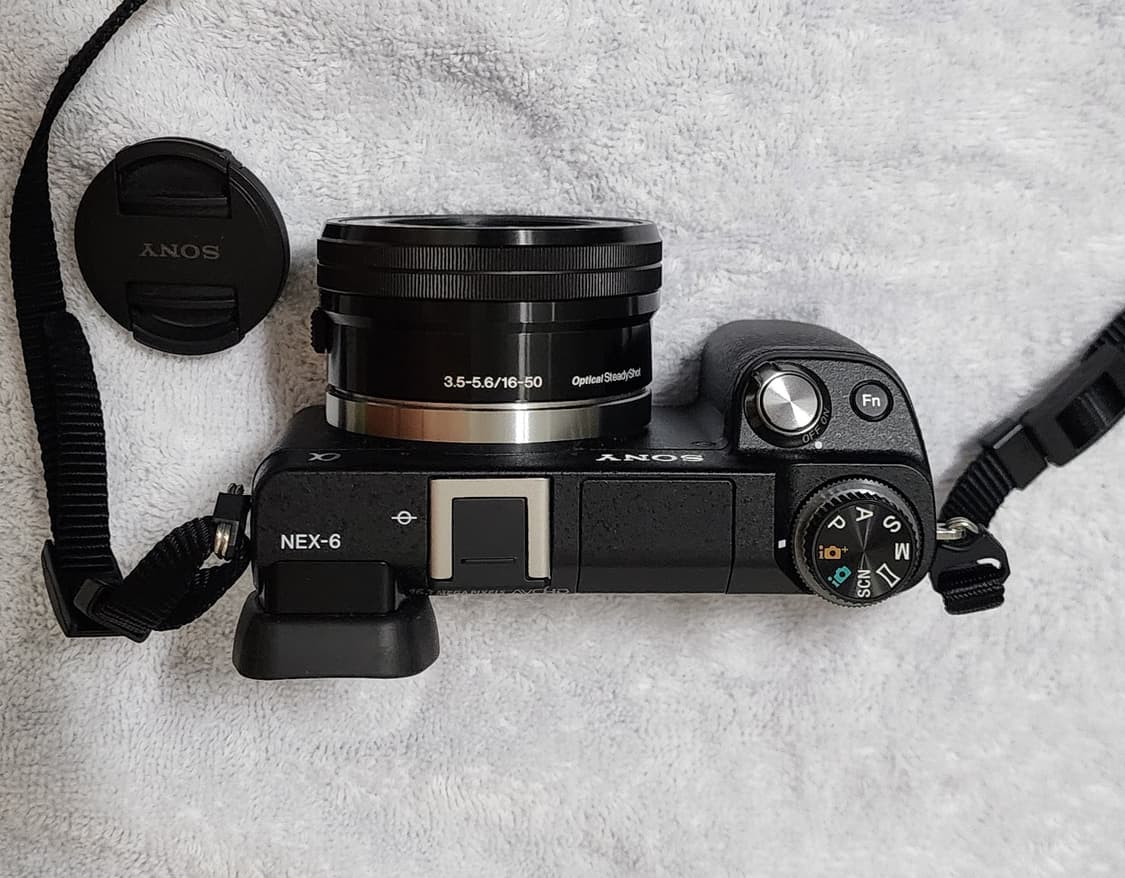 소니 NEX-6 미러리스 카메라 16-50mm 렌즈팝니다. 상품이미지3