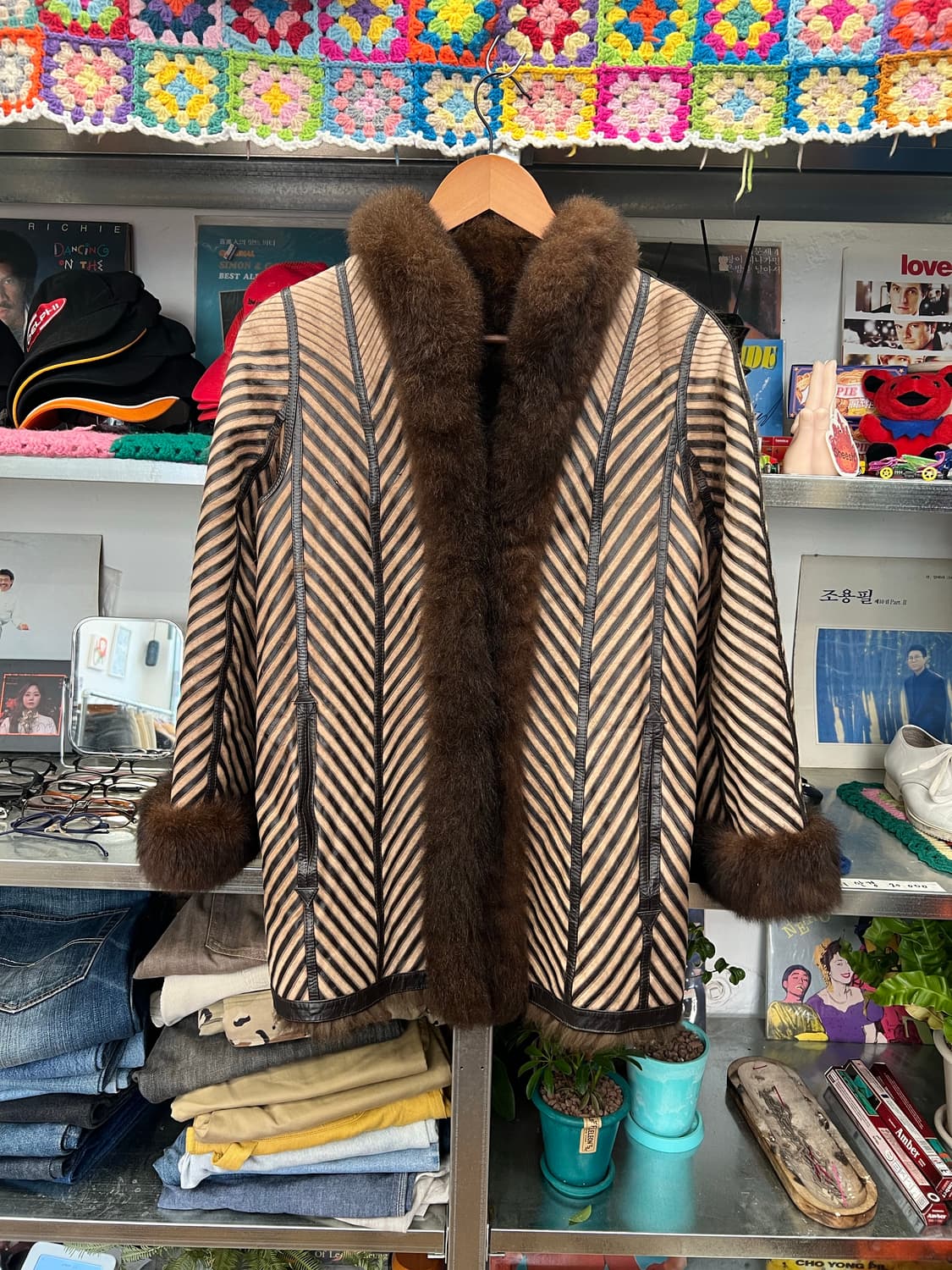 Vintage 70s Style Chevron Faux Fur Coat 상품이미지1