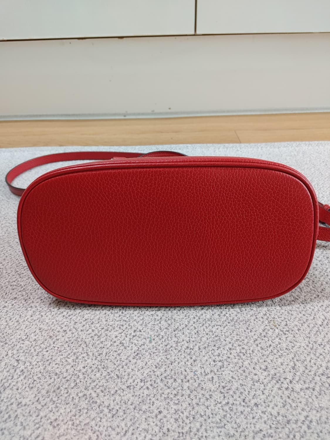 정품 구찌 인터로킹 참 미니 돔 크로스백 토트백 상품이미지6