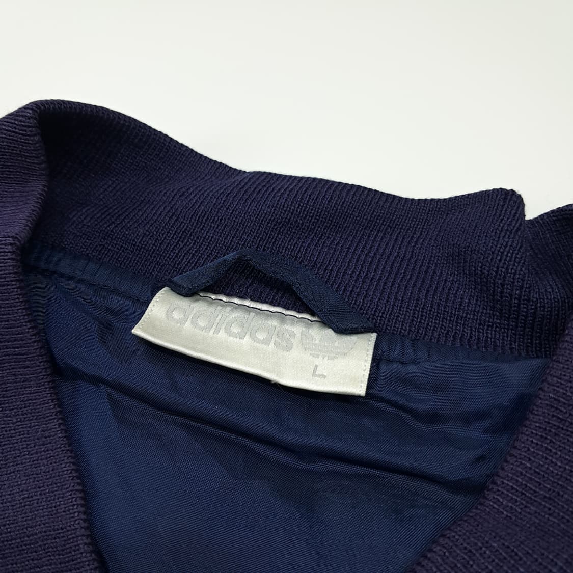 CL305 L 아디다스 90s 새틴 팀아디다스 자수 네이비 자켓 아우터 상품이미지3