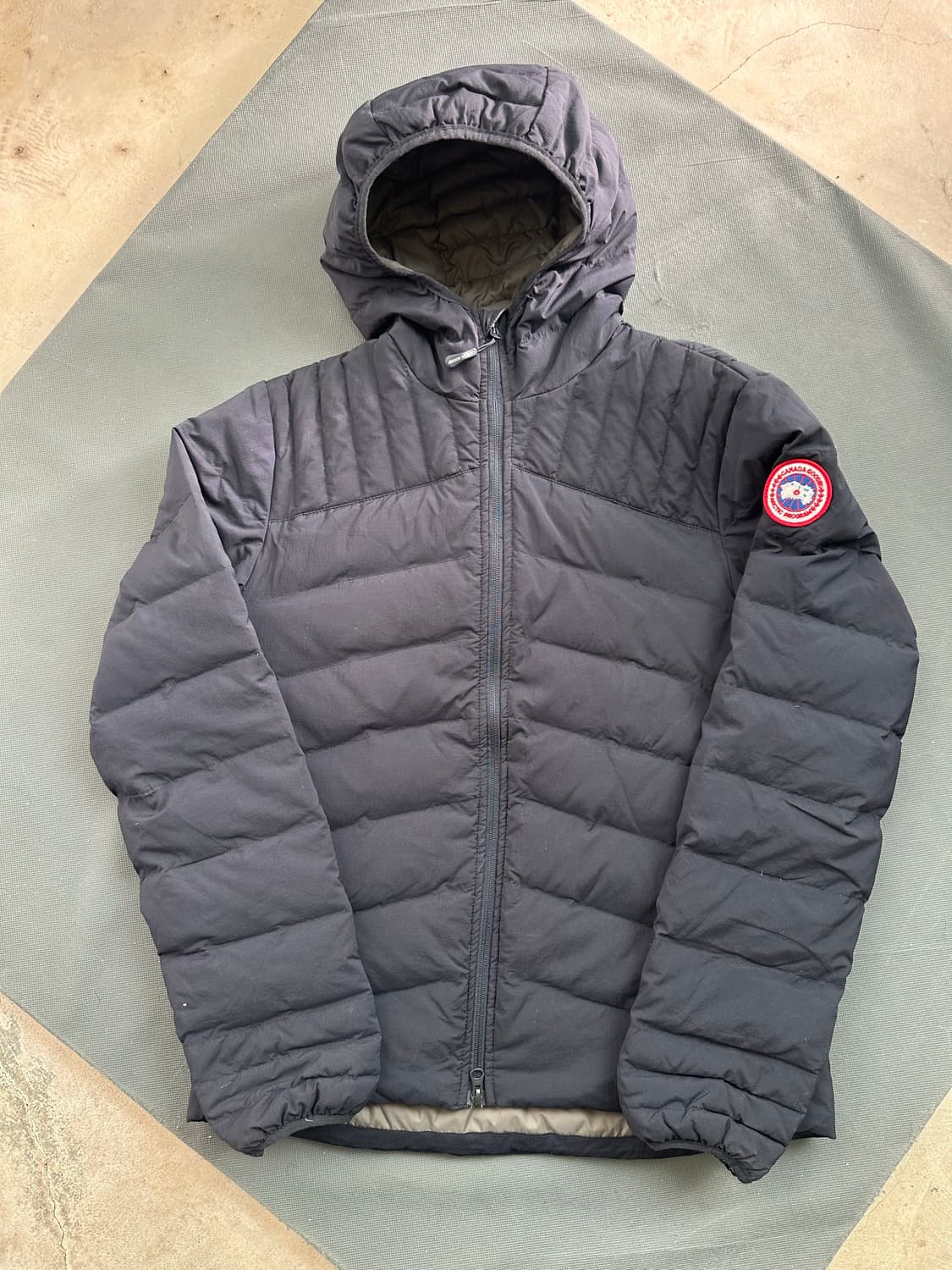 캐나다구스 후드 경량패딩 L(95-100) 정품 상품이미지1