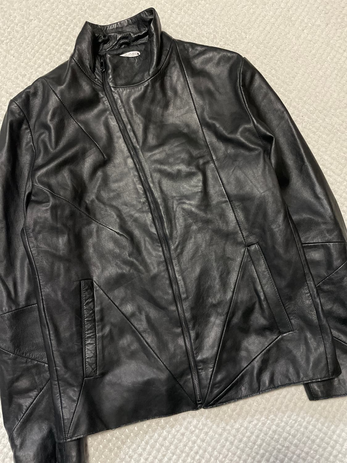 ZARA 자라 아티잔 무드 램스킨 양가죽 사선지퍼 하이넥 절개 레더 자켓 상품이미지5