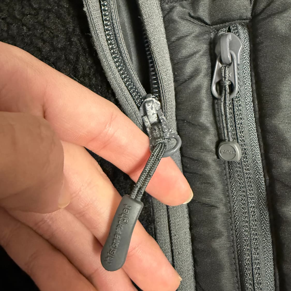 디스이즈네버댓 털 후리스 블랙 L 상품이미지5