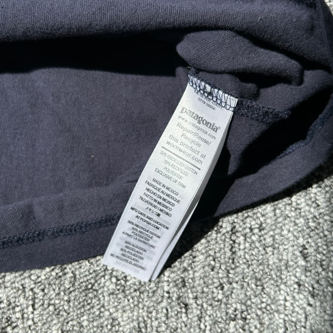 파타고니아 네이비 반팔티셔츠 상품이미지6