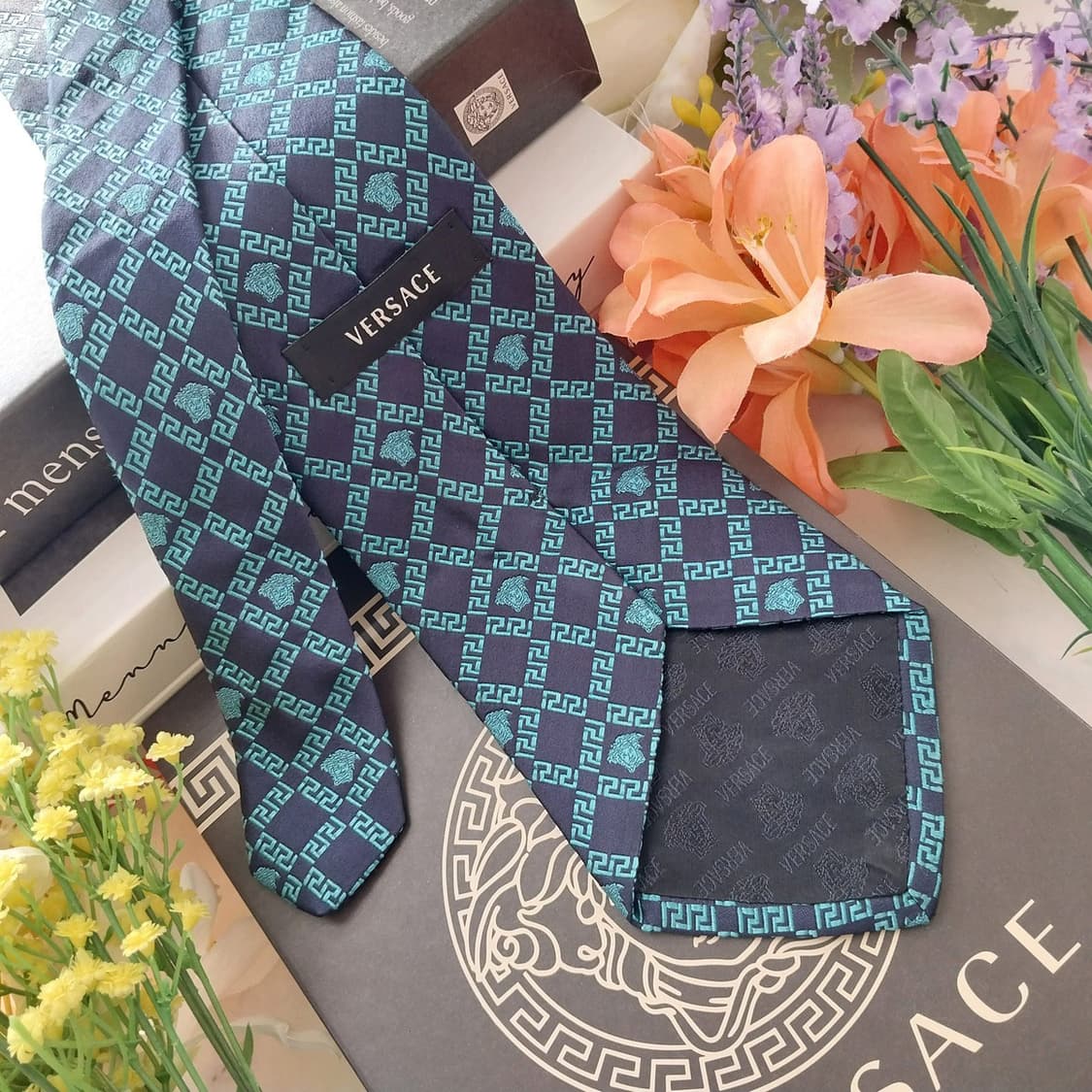 베르사체 실크 메두사 자수 패턴 넥타이 9.7cm A+등급 K1374
 상품이미지5