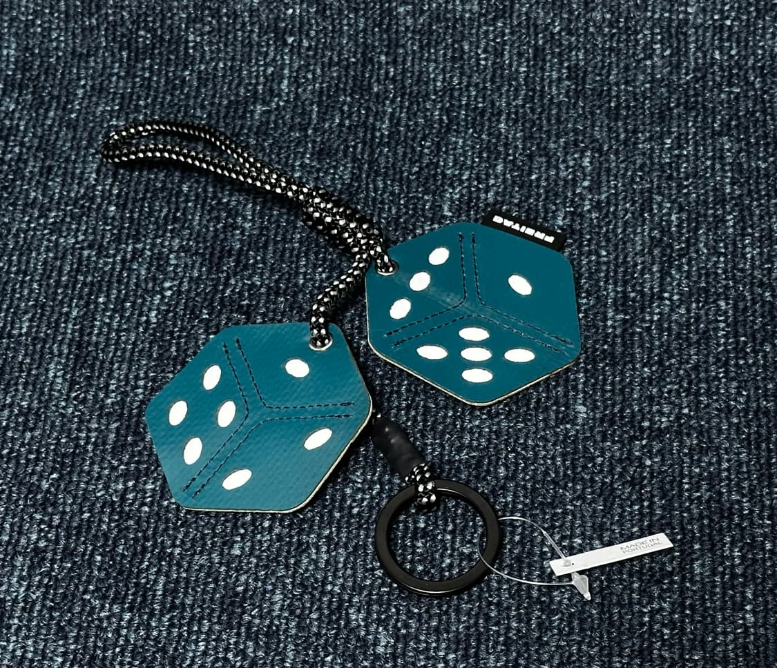 새제품 Freitag 프라이탁 희귀 다이스 키링 판매 상품이미지1