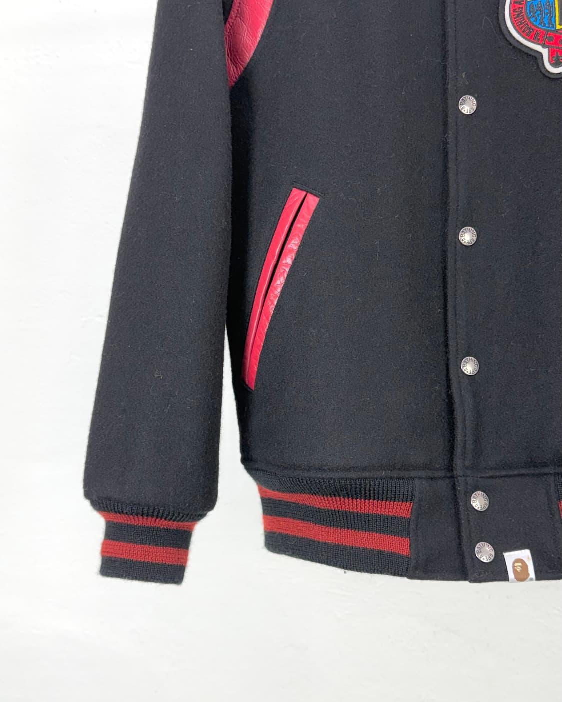 베이프 10aw 엠블럼 패치 멜튼 레더 퀼팅 바시티 자켓 상품이미지4