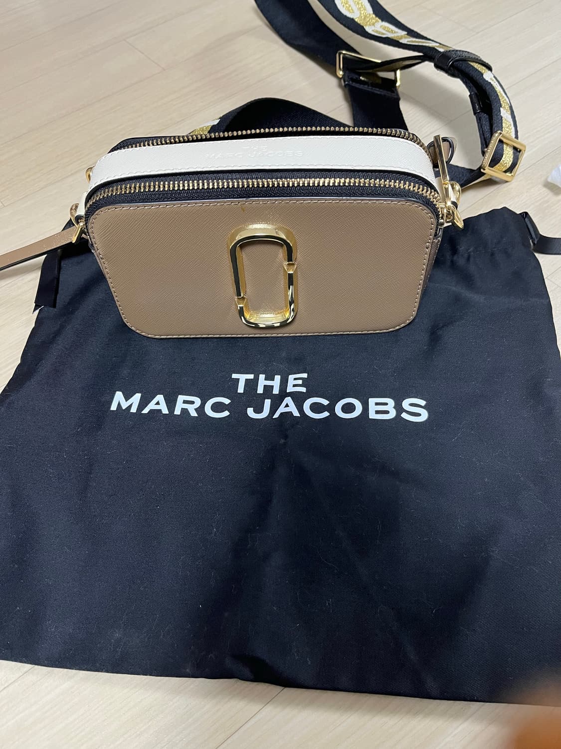 마크 제이콥스 스냅샷 카메라백 상품이미지1