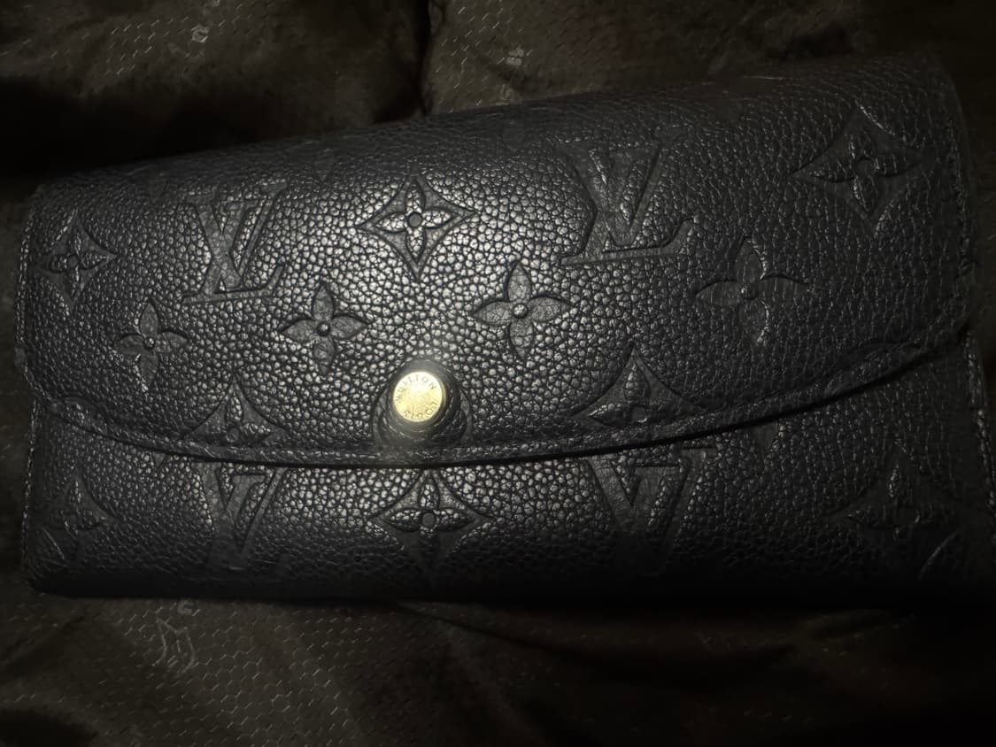 루이비통 에밀리 월릿 모노그램 앙프렝뜨 지갑 블랙 상품이미지2