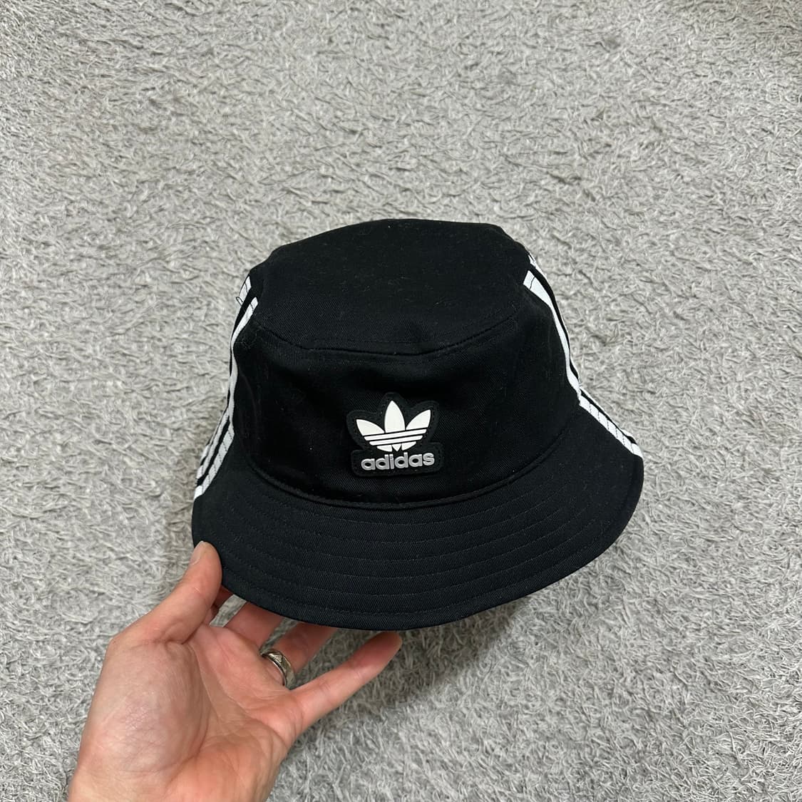 아디다스 버킷햇 상품이미지1