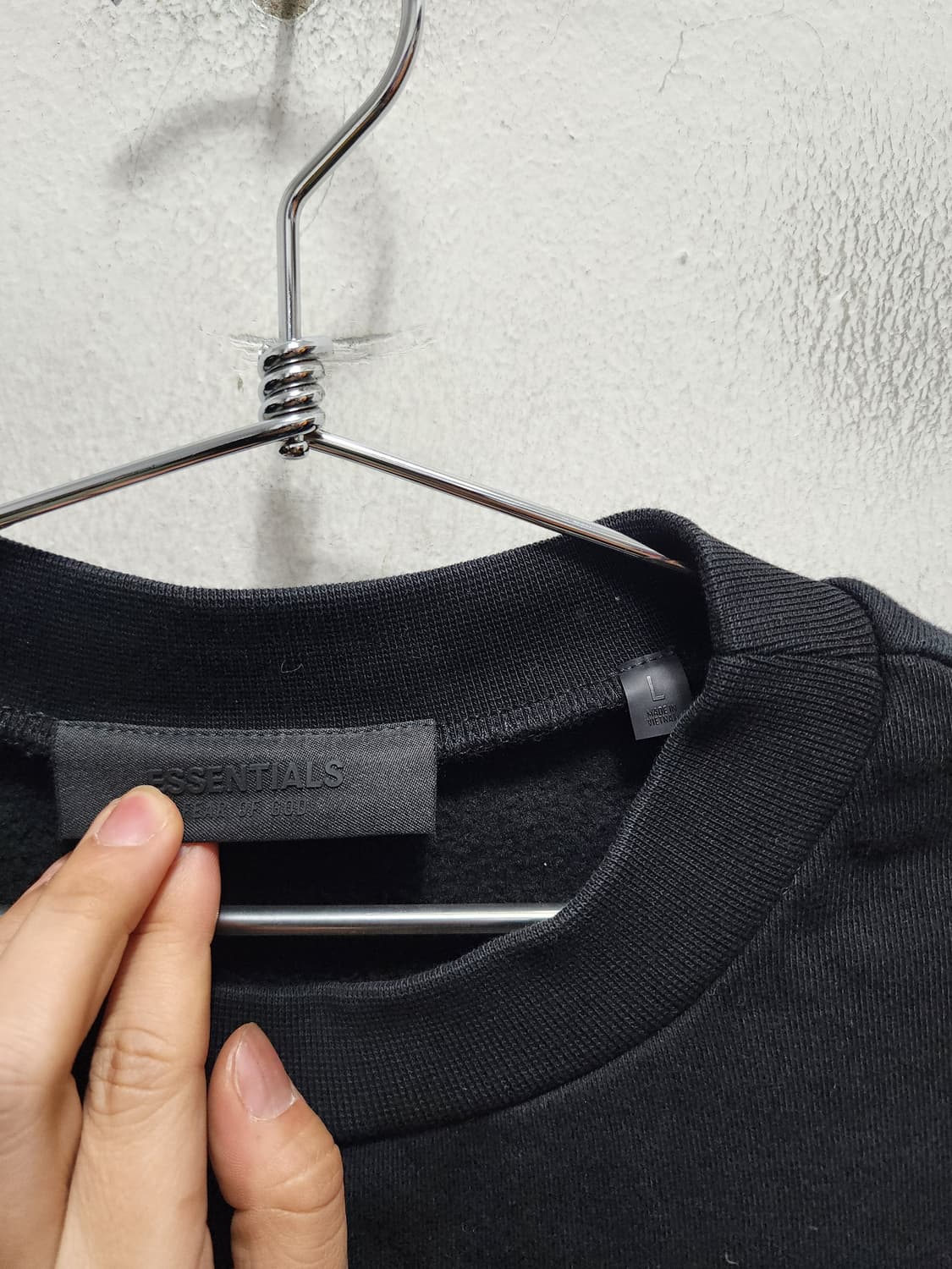 에센셜 24FW 스테이트 크루넥 맨투맨 블랙 상품이미지6