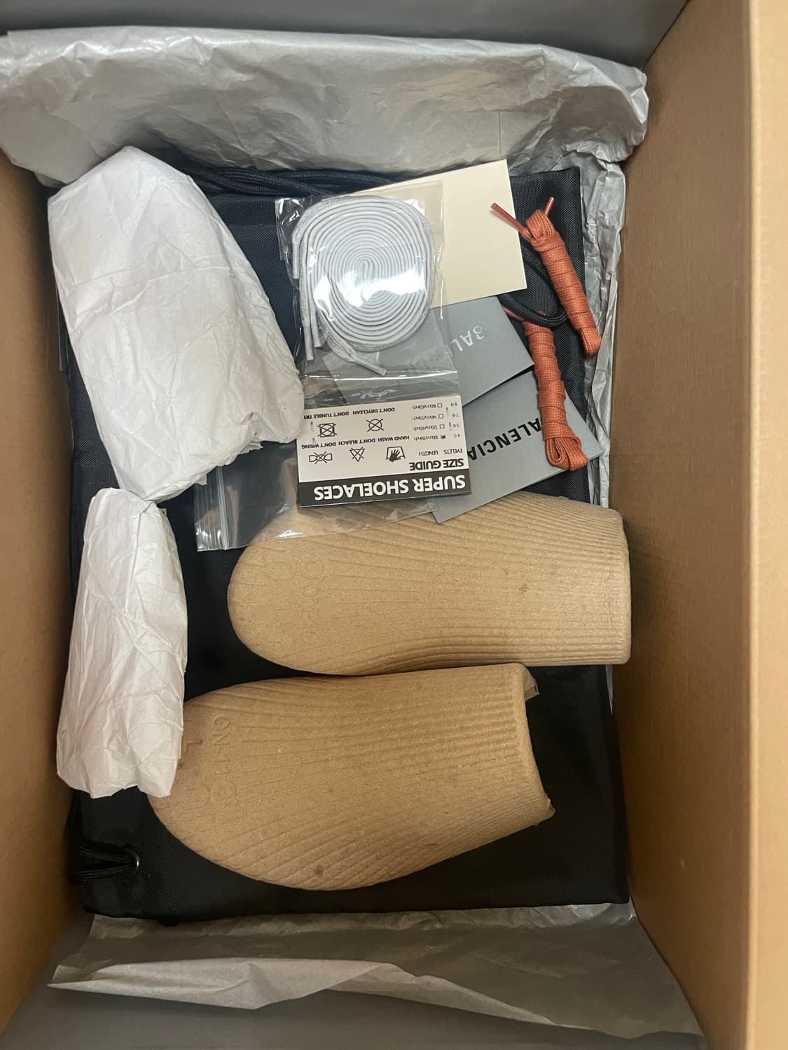 (42) 발렌시아가 3xl 그레이 레드 상품이미지7