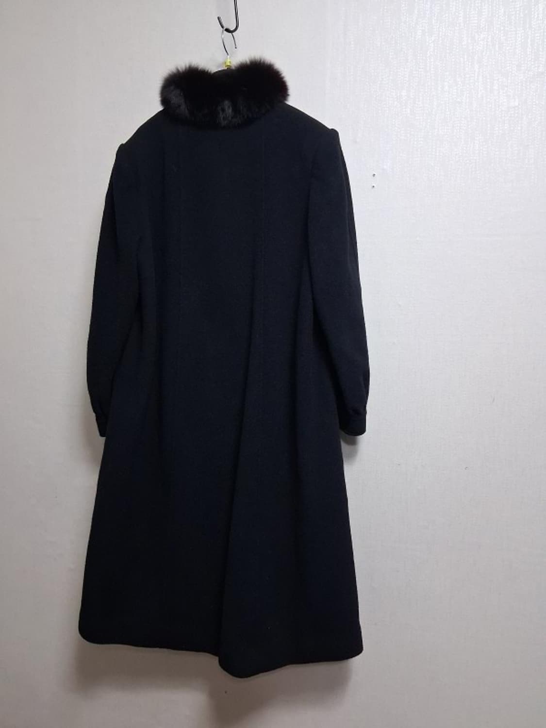 LOVE MODAC 레트로 블랙울모직 롱코트  폭스카라트리밍 볼륨소매밑단 상품이미지2