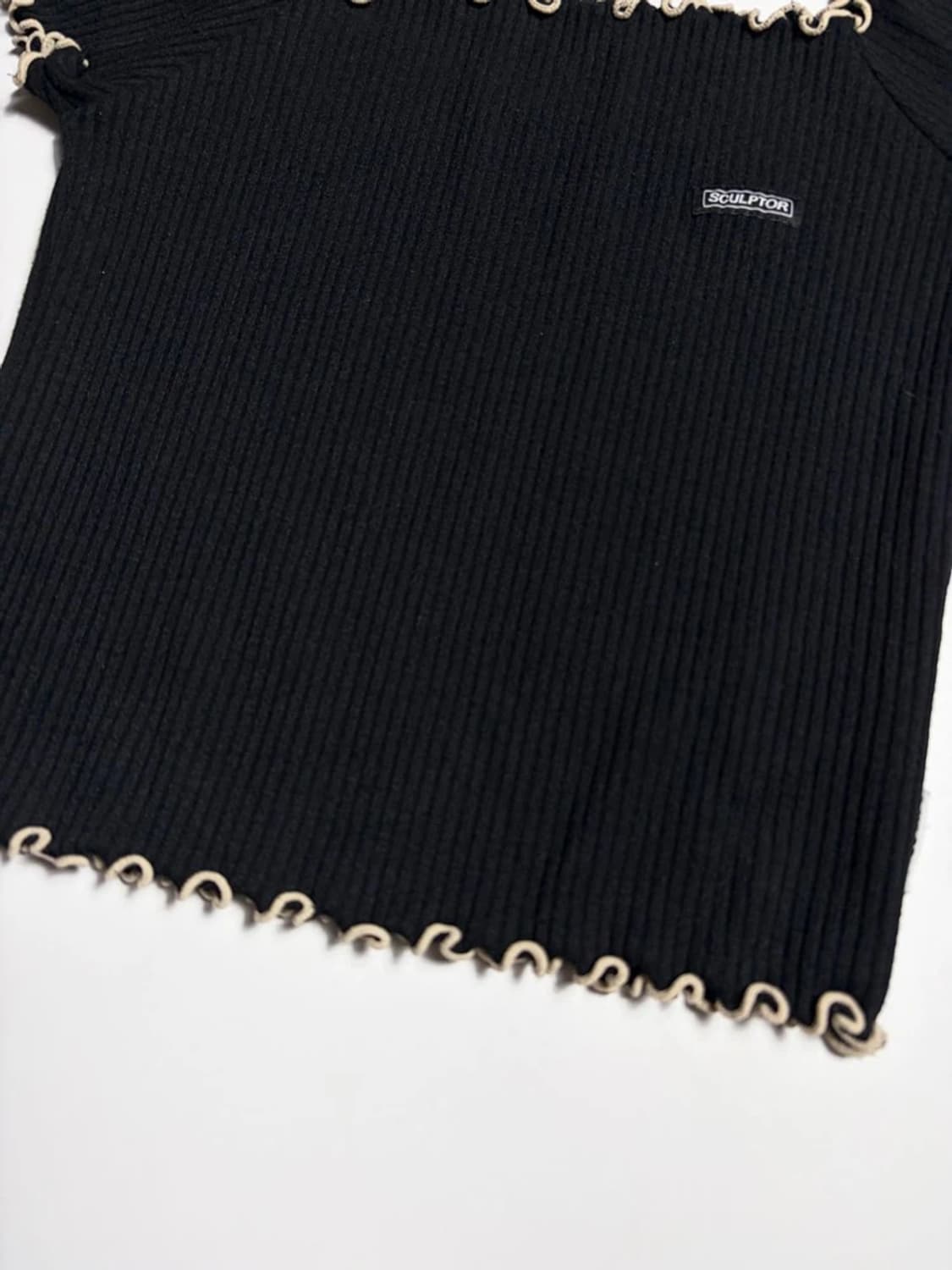 스컬프터 20SS 블랙 크롭 오프숄더 엣지 탑 R1536 상품이미지3