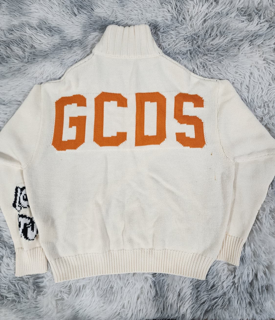 GCDS 벅스 버니 터틀넥 스웨터 상품이미지3