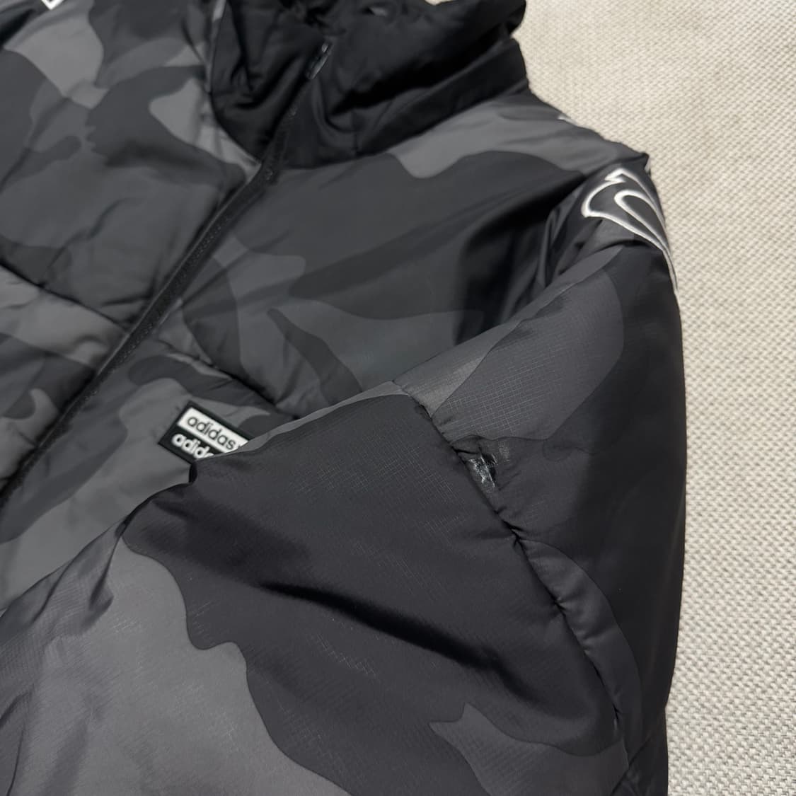 아디다스 카모 다운 패딩자켓 상품이미지2