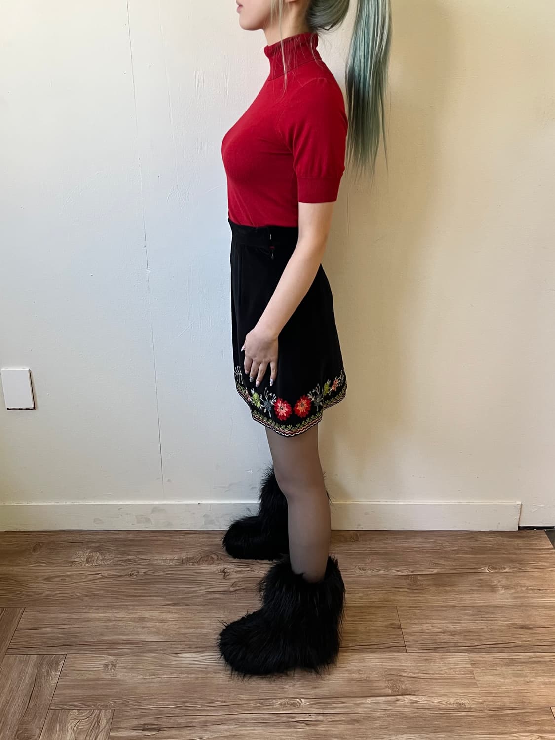 vert dense 레드 터틀넥 상품이미지8