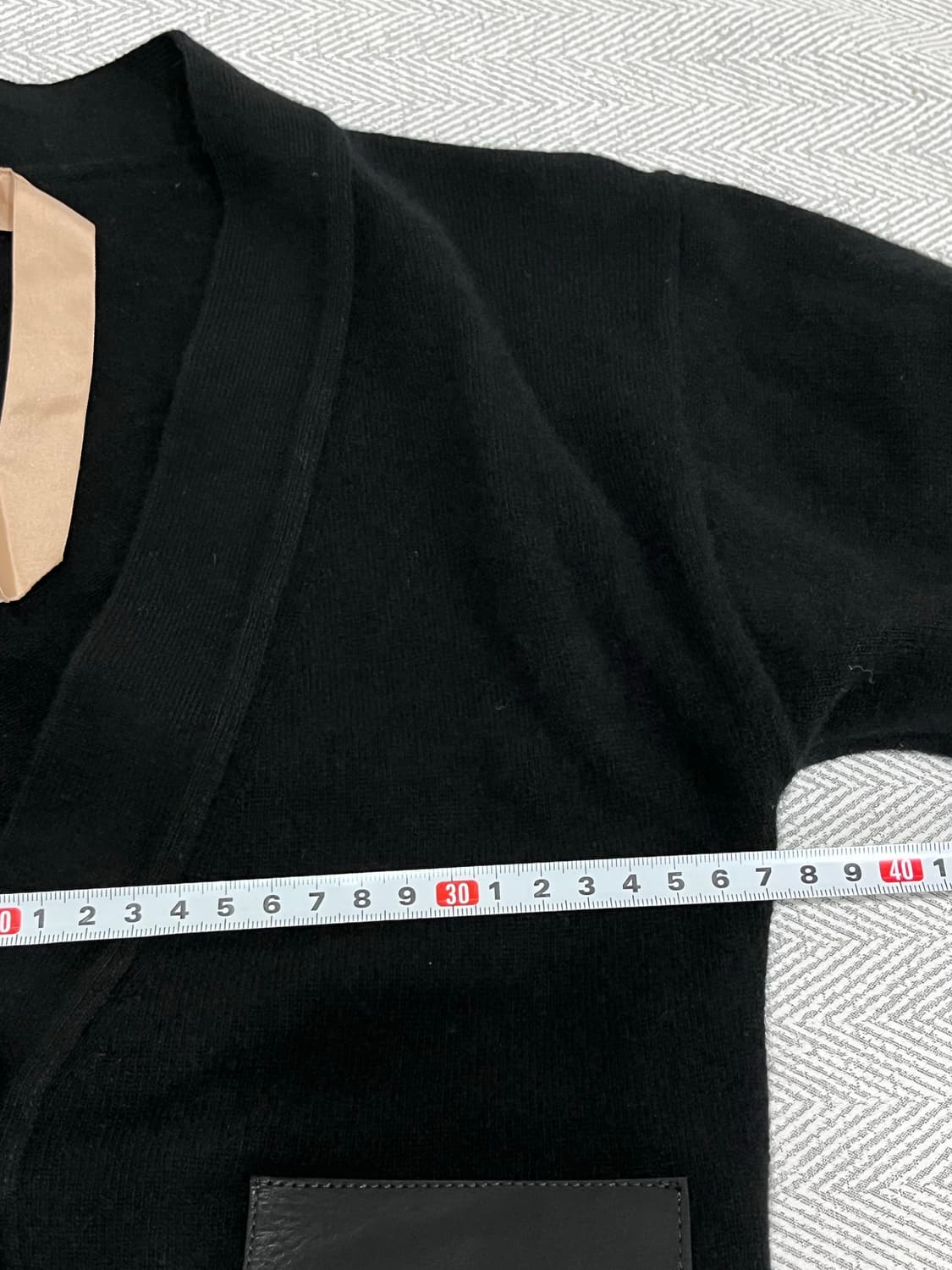 N21 넘버투애니원 레더 로고패치 크롭 가디건 상품이미지9