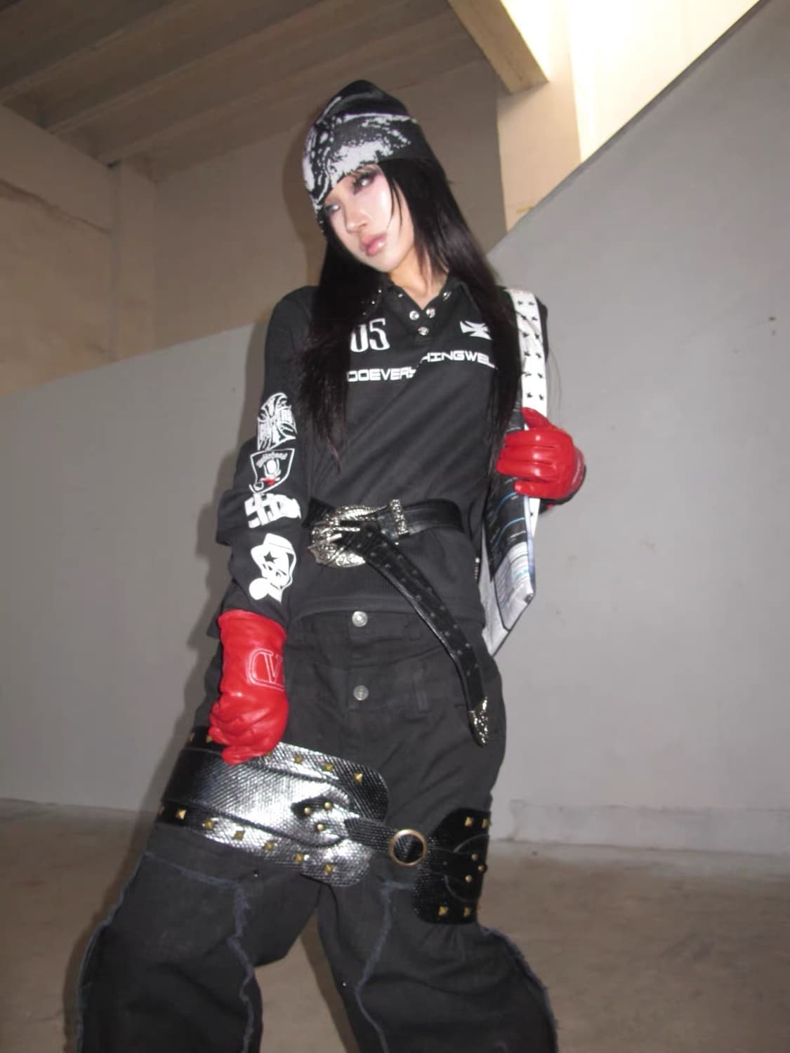 스터드 카라 패치 그래픽 슬림핏 카라 긴팔티 상품이미지6