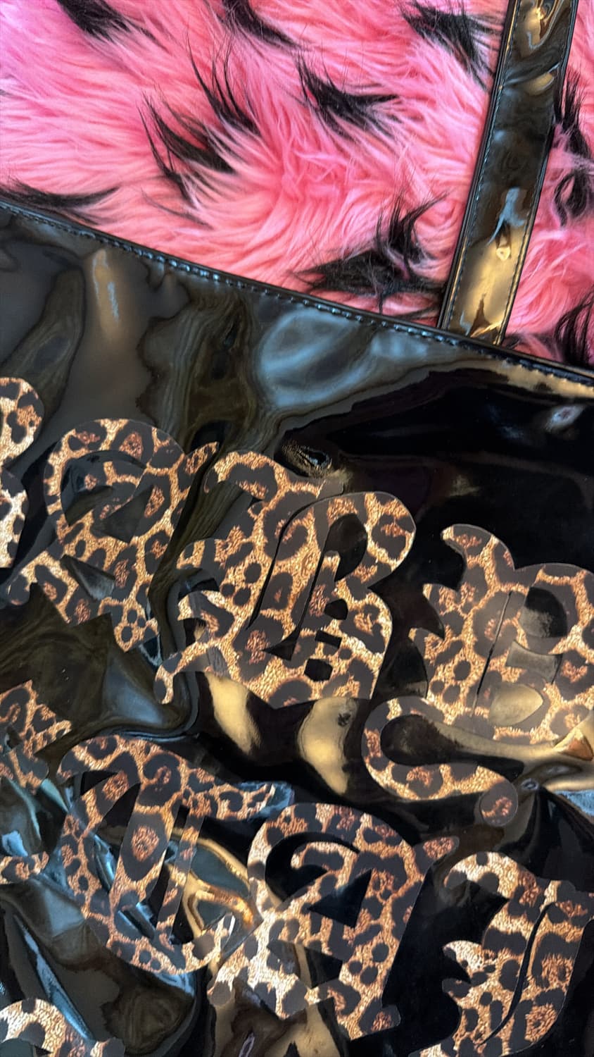 베이비메탈클럽 레오파드 로고 에나멜 백 블랙 상품이미지2