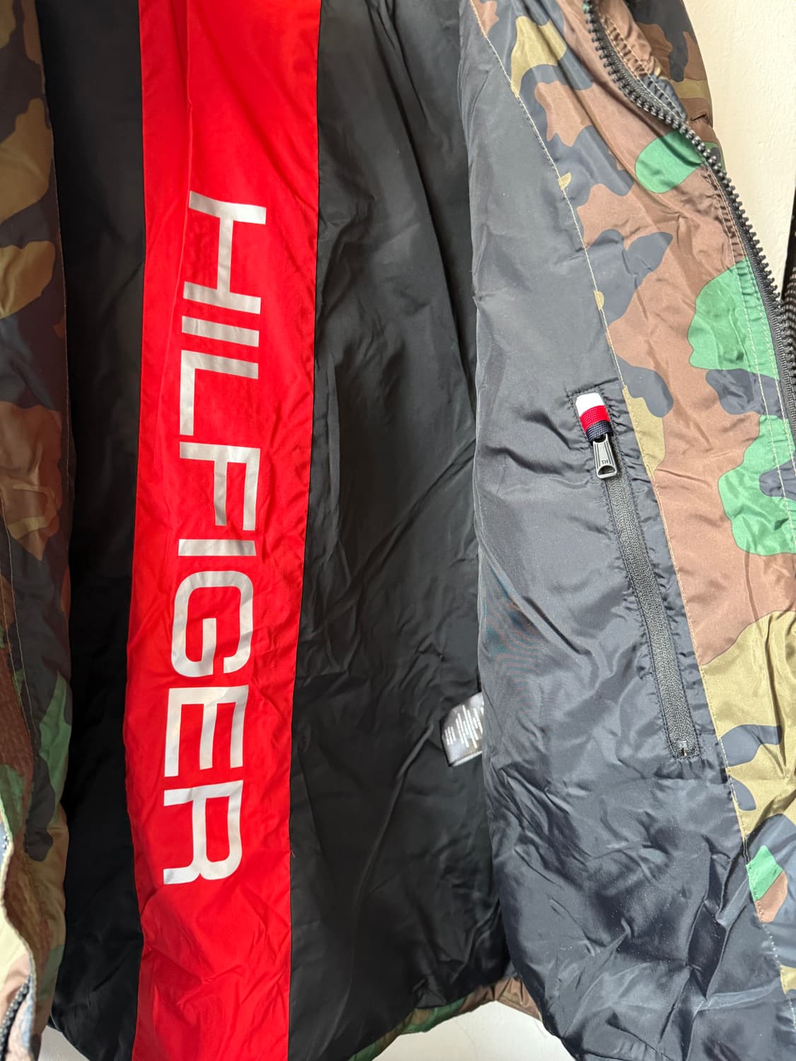 Tommy Hilfiger 카모 패딩 L 상품이미지4