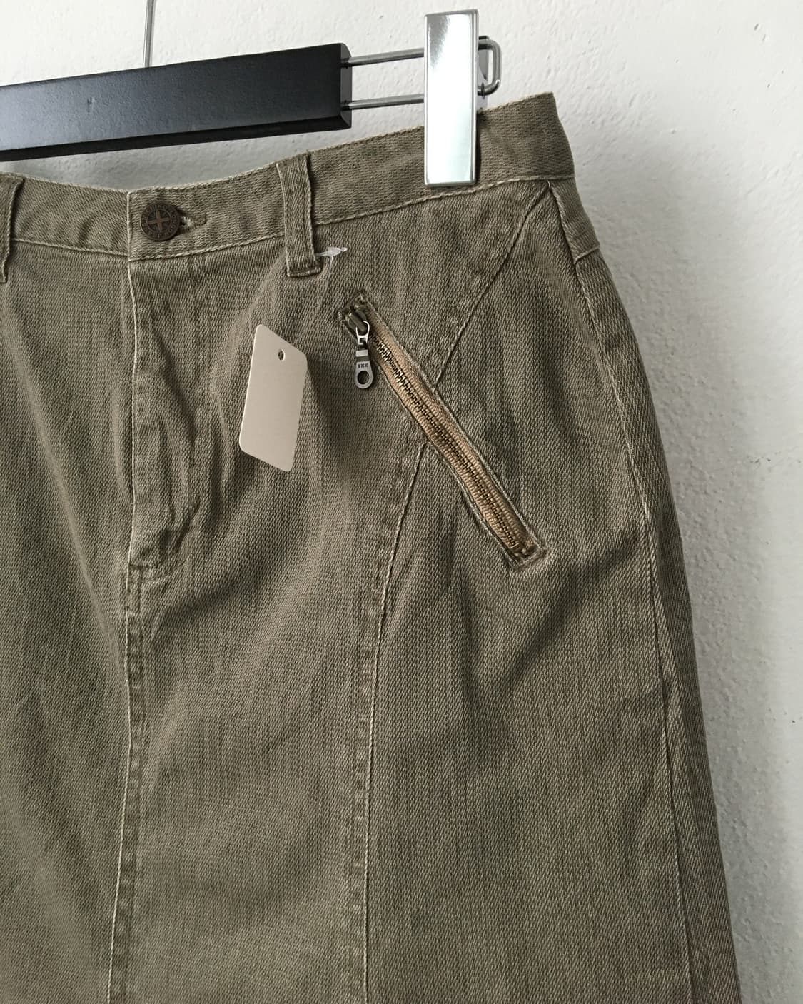 Line detail mid iskirt 상품이미지3