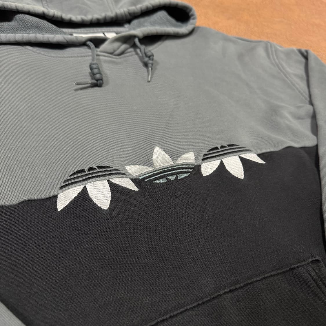 바배) 아디다스 오리지널스 파이어버드 자수 후드티 상품이미지2