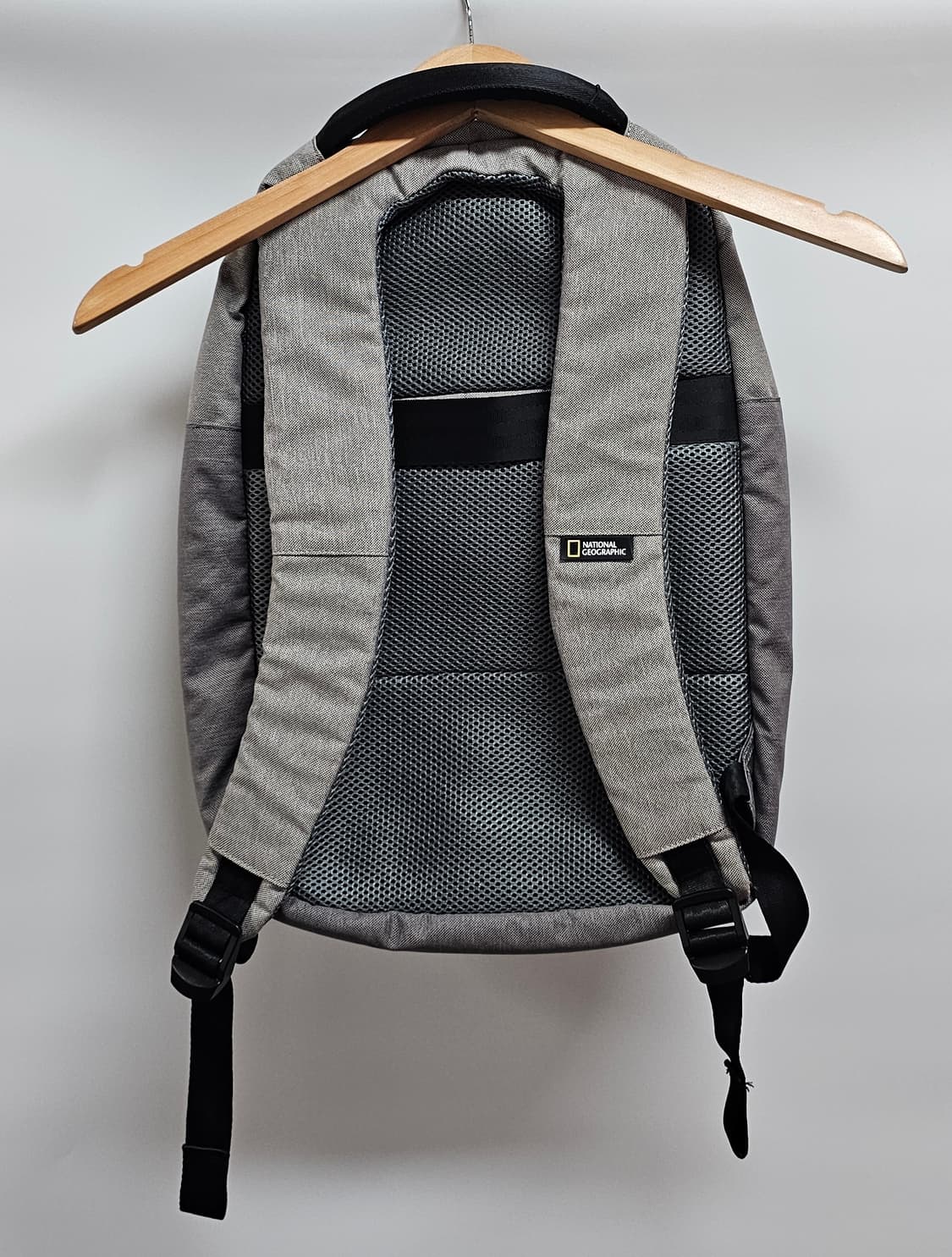 내셔널지오그래픽 백팩 회색 상품이미지2