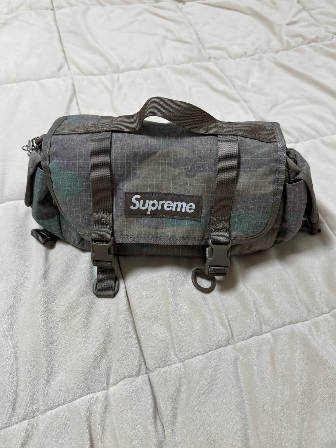 슈프림 우드랜드 미니 더플백 상품이미지1