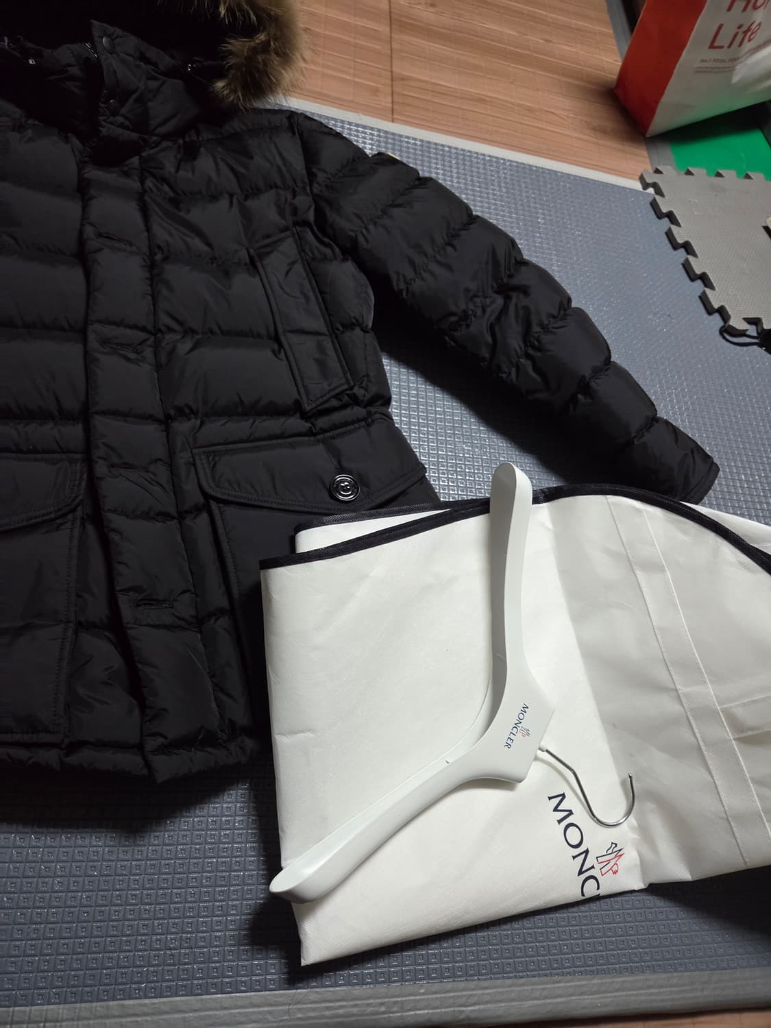 (새상품 3) 22/23 몽클레어 클루니 블랙 상품이미지2