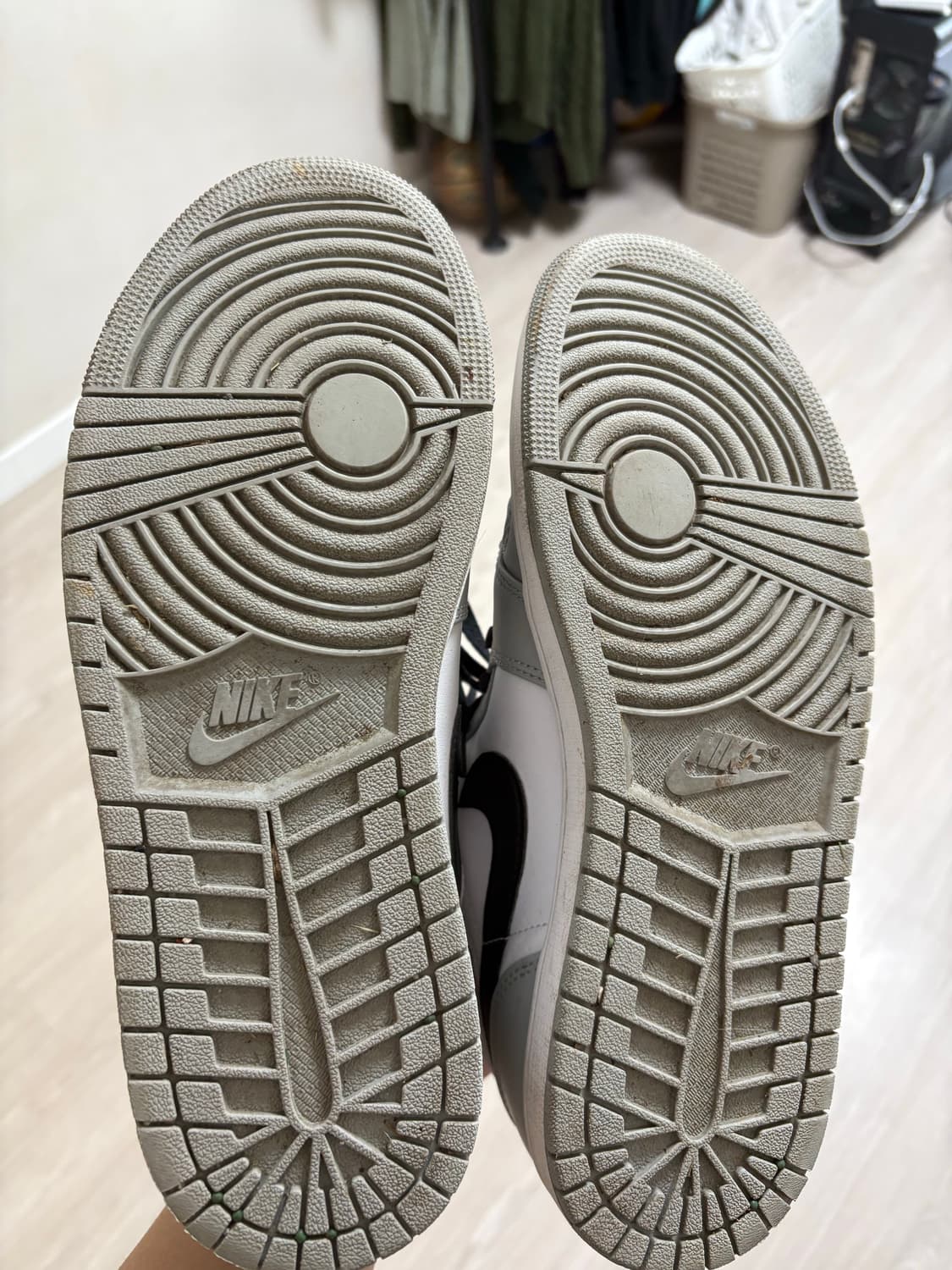 조던1 미드 라이트 그레이 285 상품이미지6