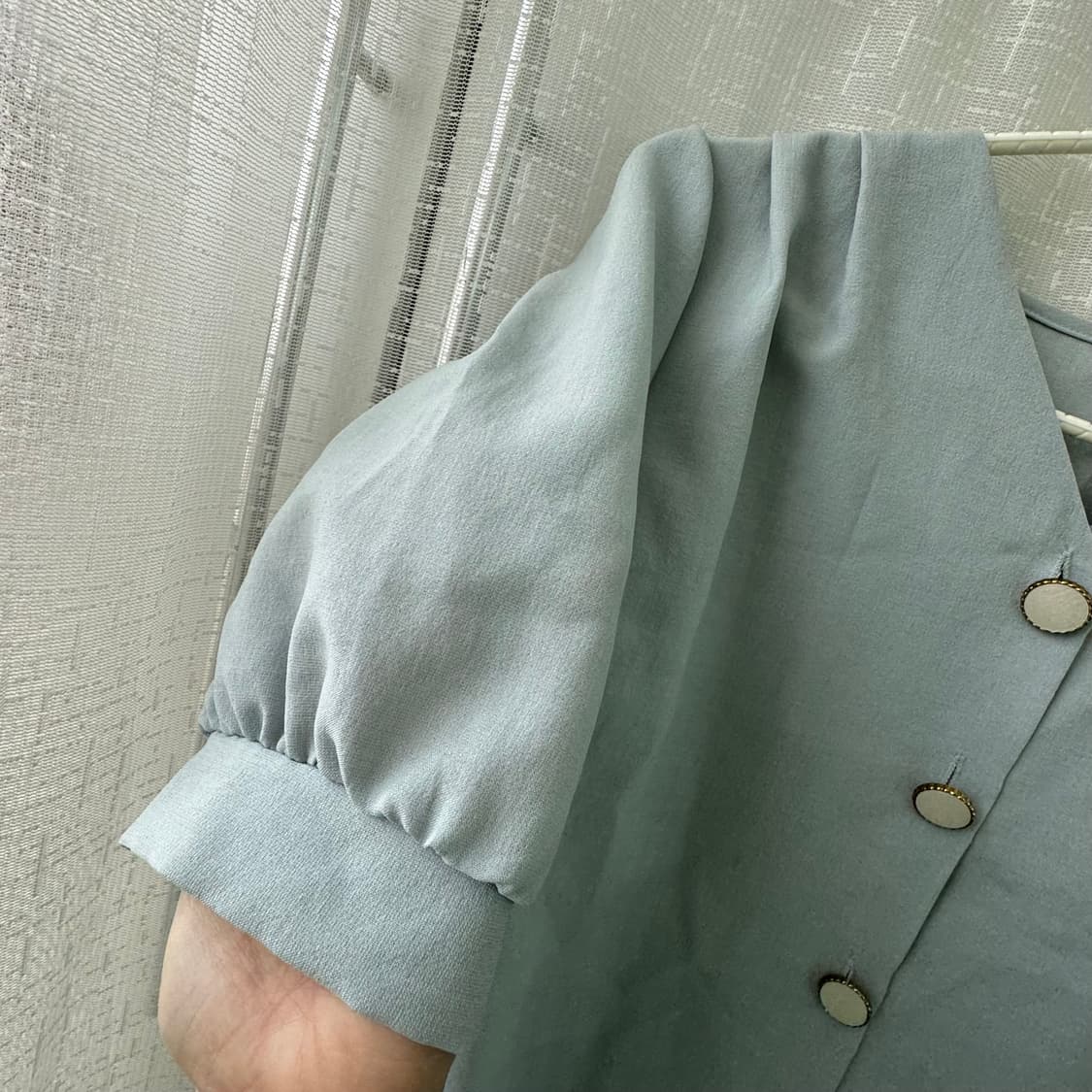 민트색 반팔 블라우스 1회착용 상품이미지7